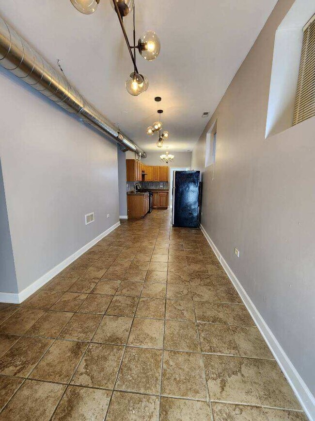 Foto del edificio - 1451 N Hamlin Ave