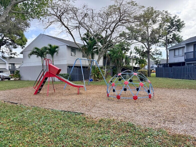 Foto del edificio - 2305 Seaside Dr