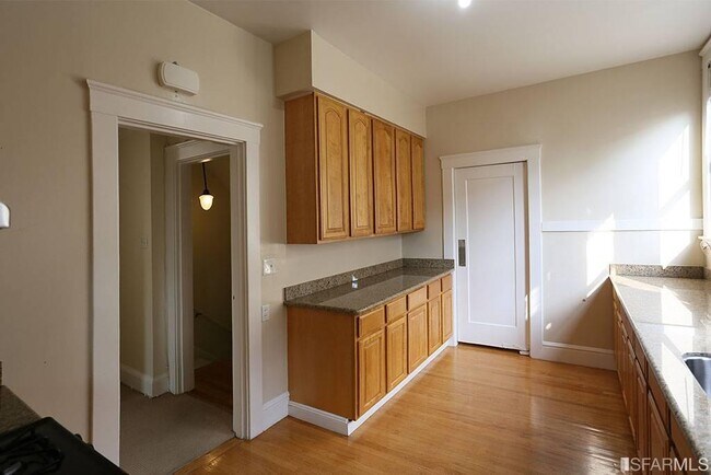 Building Photo - 3131 Gough St