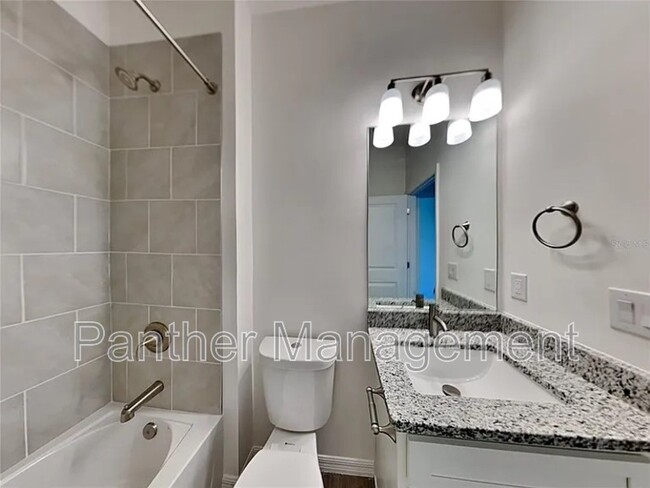 Foto del edificio - 12043 Crossgate Ave