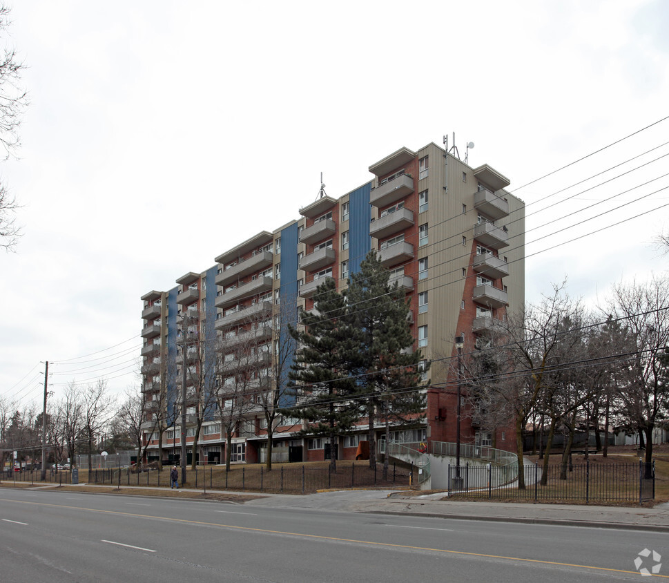 Building Photo - 3485 St Clair Ave E