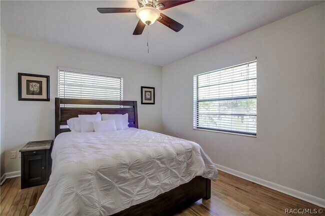 Foto del edificio - 229 NE 5th St