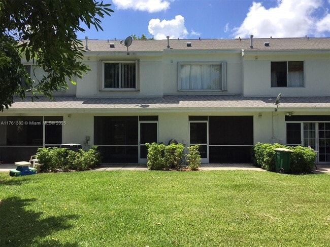 Building Photo - 7926 Sanibel Dr