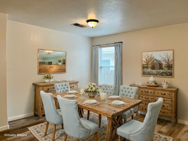 Foto del edificio - Large 4 bedroom/2.5 bath conveniently located to Lackland AFB! Move-in Ready!