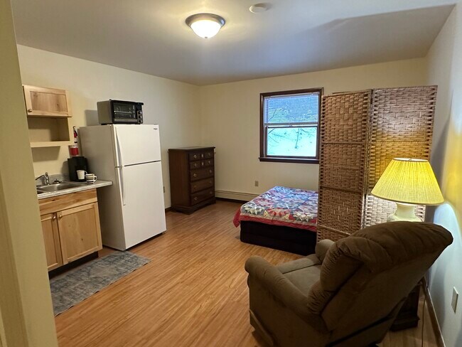 Foto del edificio - Blue Ridge Efficiency Apartments