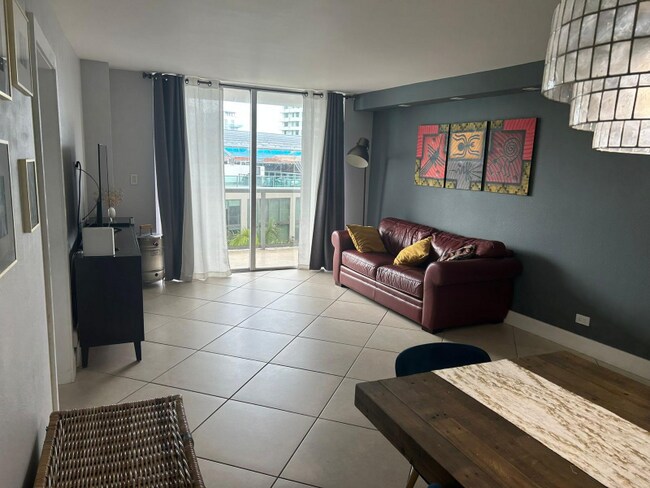 Foto del edificio - 6039 Collins Ave