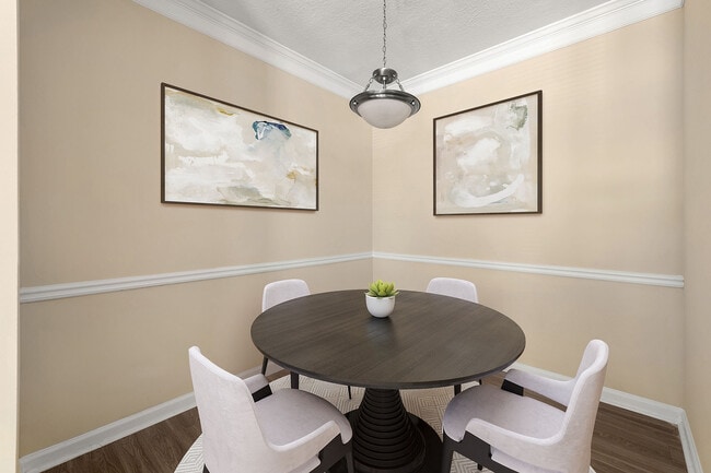 C195580_CreeksideVista_1B1B_DR_02_VS - Creekside Vista