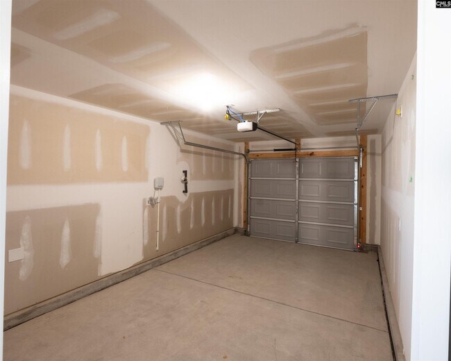 Foto del edificio - 305 Ridley Hill Ln