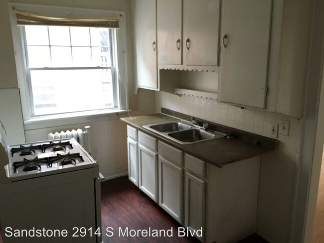 Building Photo - 2914 S Moreland Blvd