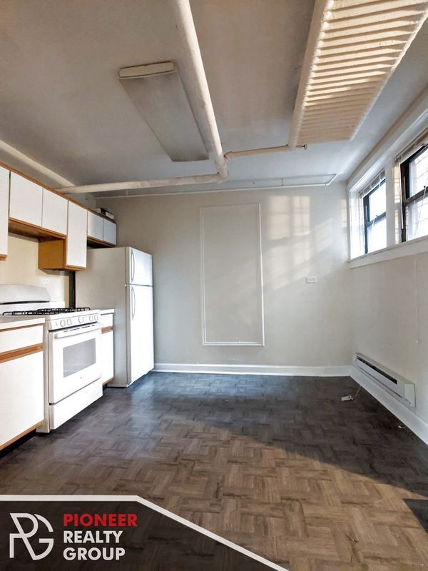 Building Photo - 2241 N Bissell St