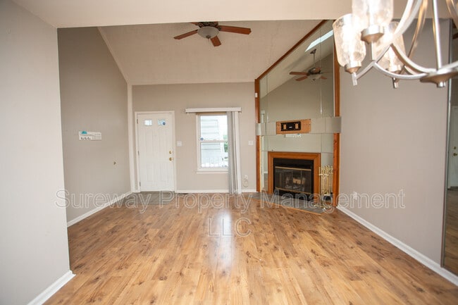 Building Photo - 121 Park Pl Dr