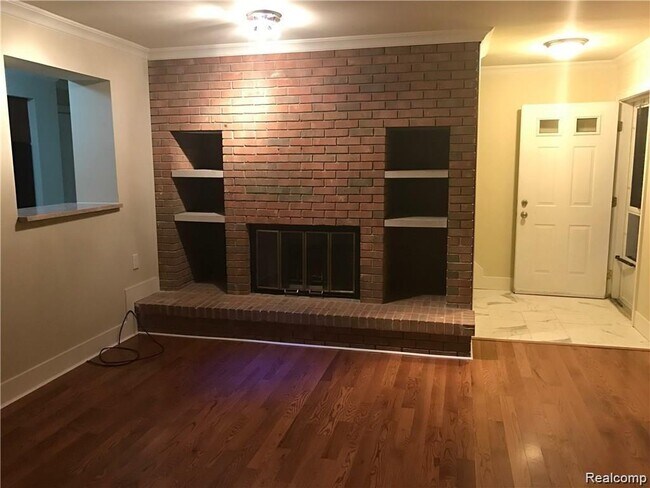 Building Photo - 155 Amelia Ave