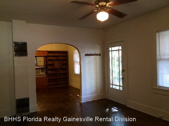 Building Photo - 2 br, 1 bath House - 115 NW 20th Drive