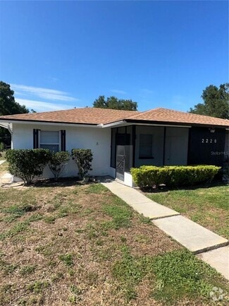 Building Photo - 2220 Leo Dr