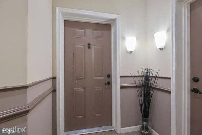 Foto del edificio - 5301 Wyndholme Cir