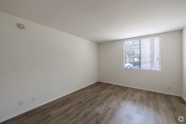 1 habitación, 1 baño - 925 pies cuadrados - Dormitorio - Vista Real Apartments