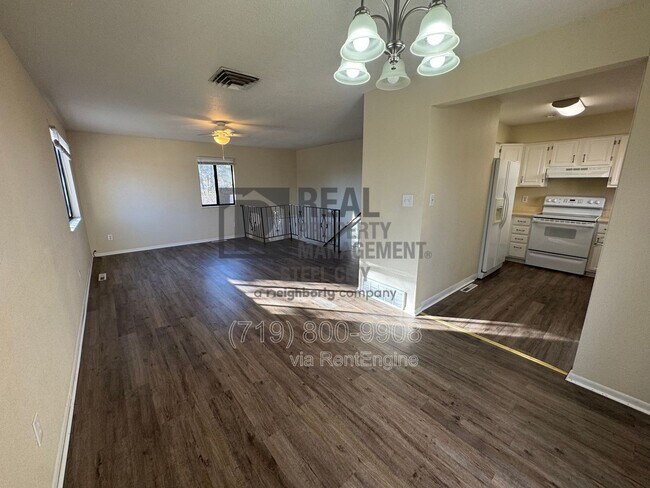 Foto del edificio - 605 W 15th St