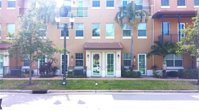 Building Photo - 916 SW 147th Ave