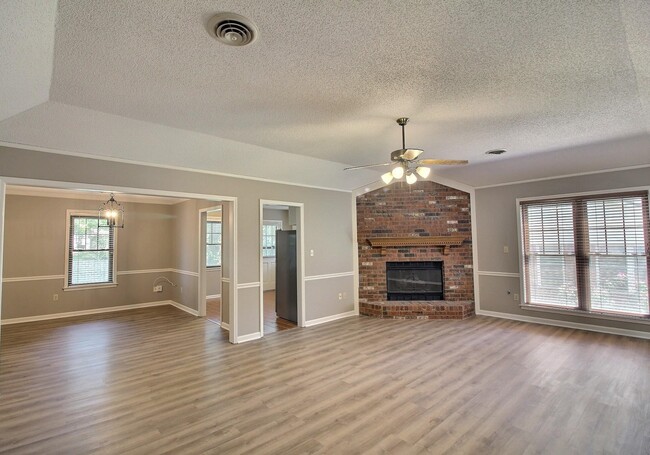 Foto del edificio - 320 Fletcher Hollow Rd