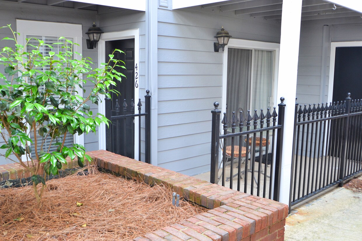 426 Granville Ct, Atlanta, GA 30328 Condo for Rent in Atlanta, GA