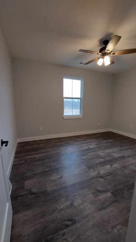 Building Photo - 1811 Sierra