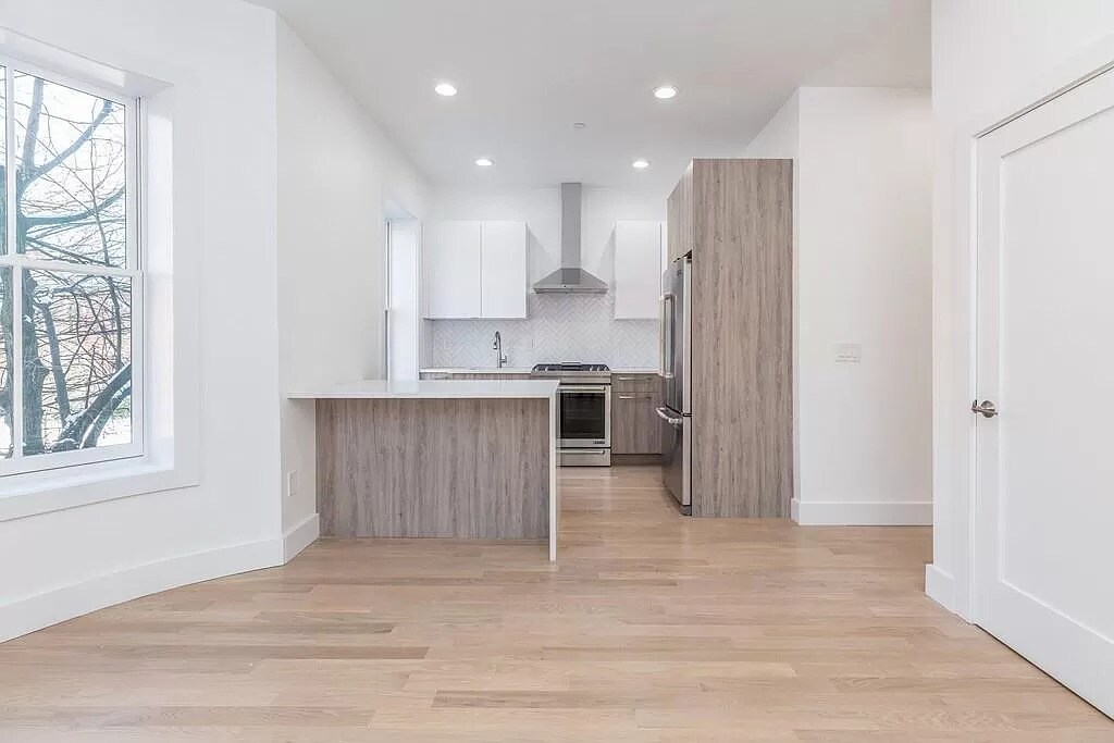 Foto principal - 55 E Springfield St