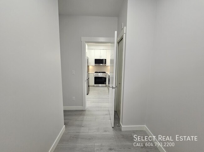 Photo du bâtiment - 33886 Pine St