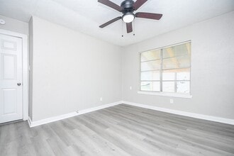 Building Photo - 6024 Collingsworth St