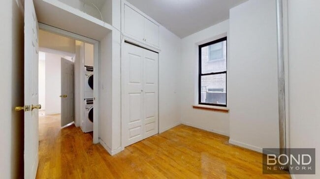 Building Photo - 3 bedroom in Manhattan NY 10003