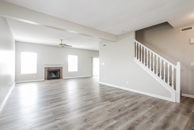 Foto del edificio - 3055 Harvest Grove Ln