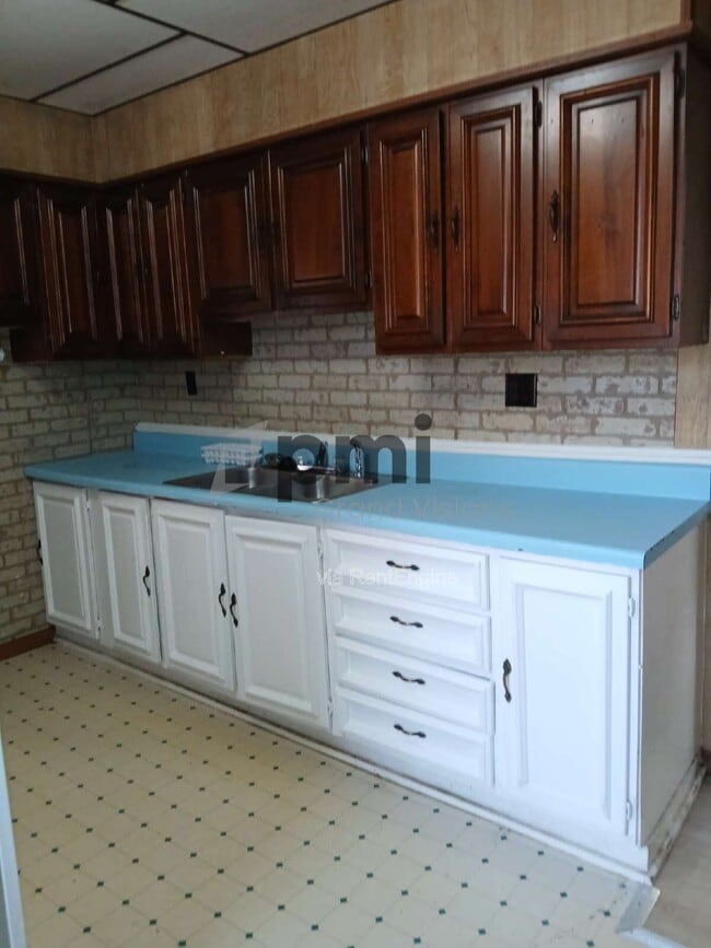 Building Photo - 1105 6th St