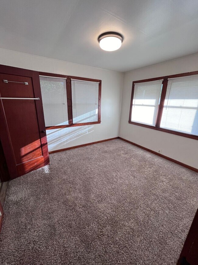 Building Photo - CUTE ONE BEDROOM ONE BATH HOME IN OLD ROSE...
