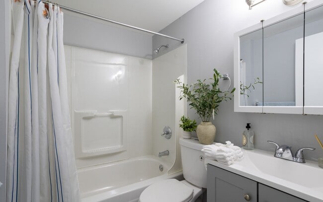 Foto del interior - Cedar Village Apartments and Townhomes