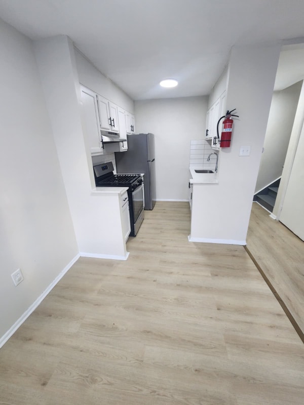 Building Photo - 2201 Murray Ave