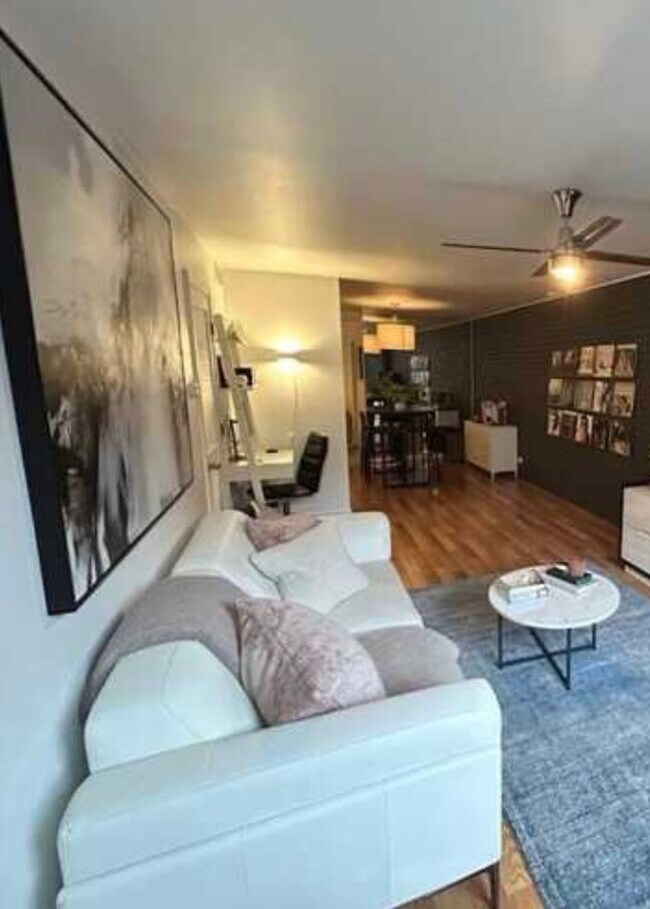 Foto del edificio - 639 W Wellington Ave