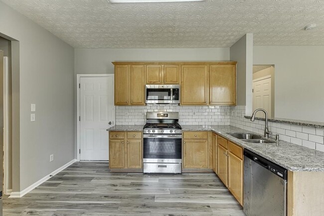 Building Photo - 678 Clairidge Elm Trail SW