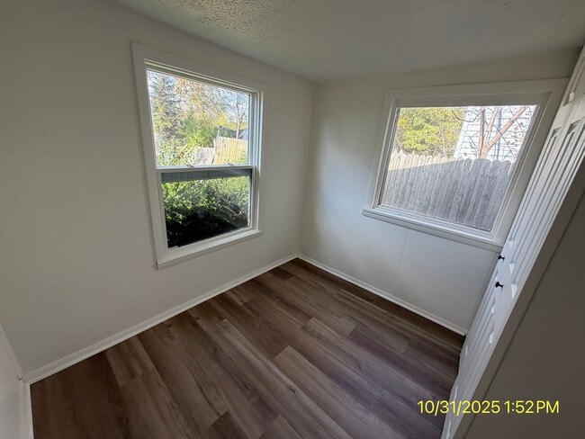 Building Photo - 3219 S Vine St