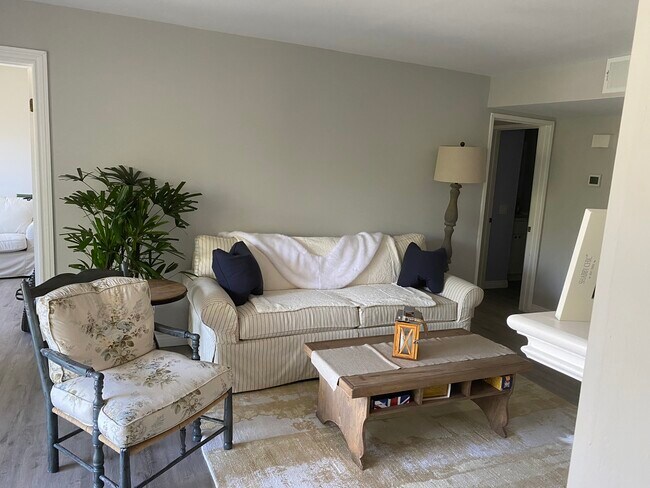 Foto del edificio - 3481 Stancrest Dr