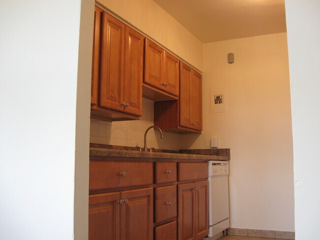Foto del edificio - 619 Southcrest Dr