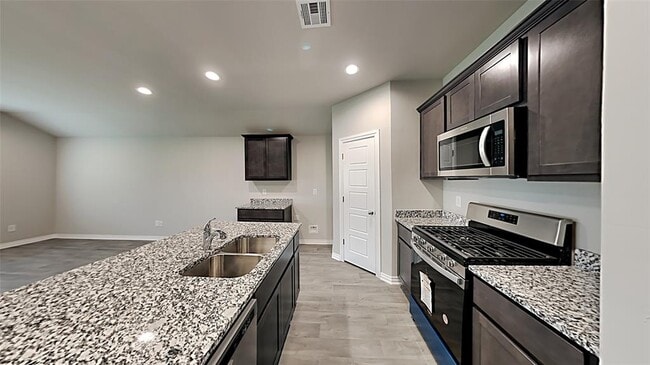 Foto del edificio - 4221 Moonlight Rd