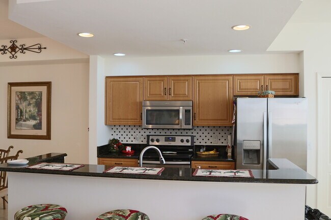 Building Photo - **SHORT-TERM RENTAL - FURNISHED TURNKEY 2/...