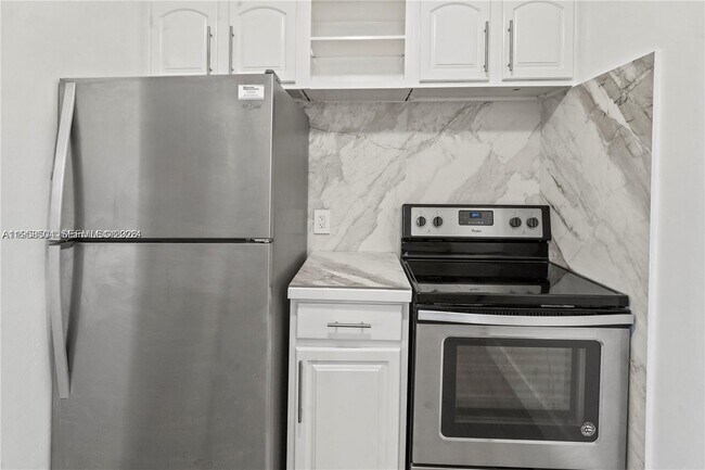 Building Photo - 12108 NE 5th Ave