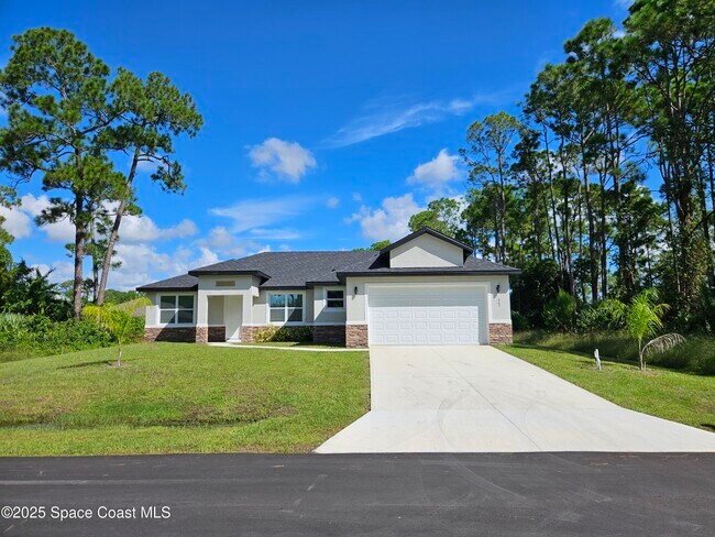 Building Photo - 561 Harrisburg St SW