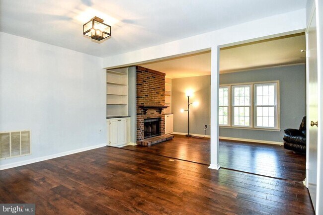 Foto del edificio - 10451 Malone Ct