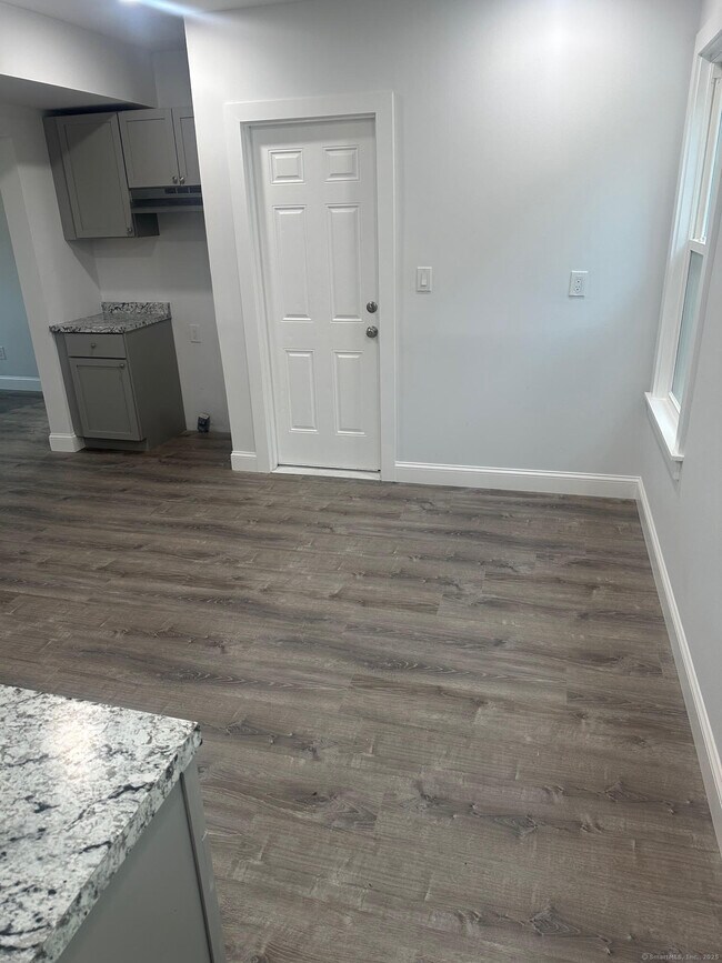 Foto del edificio - 2076 Seaview Ave