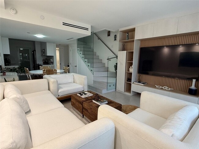 Foto del edificio - 881 Ocean Dr