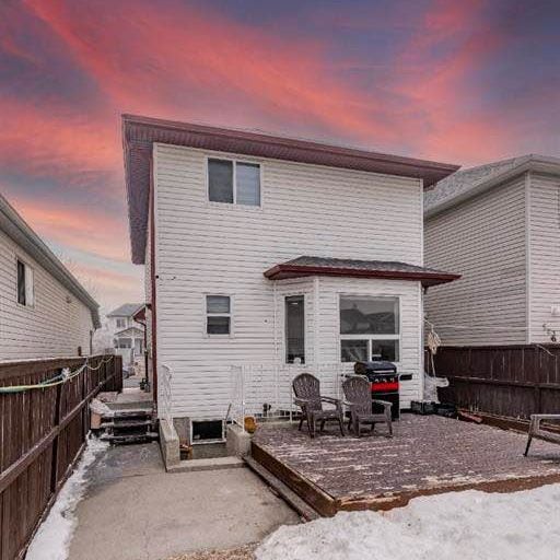 Building Photo - 619 Taradale Dr NE