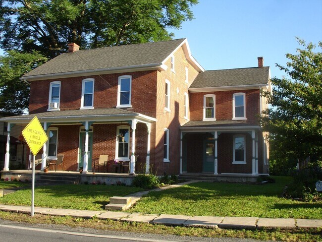 Building Photo - 3259-3265 Main St