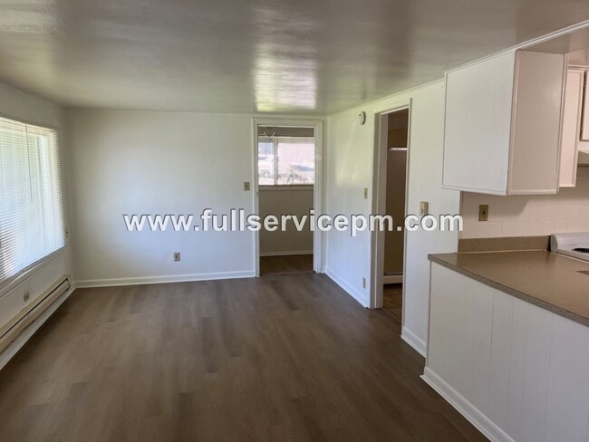 Building Photo - 9101 Corbin Dr