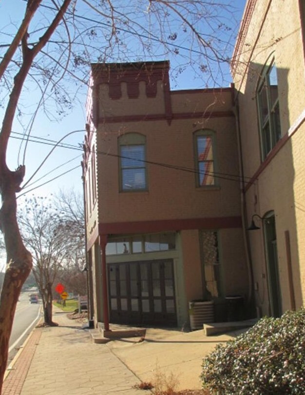 Foto principal - 107 S Lee St
